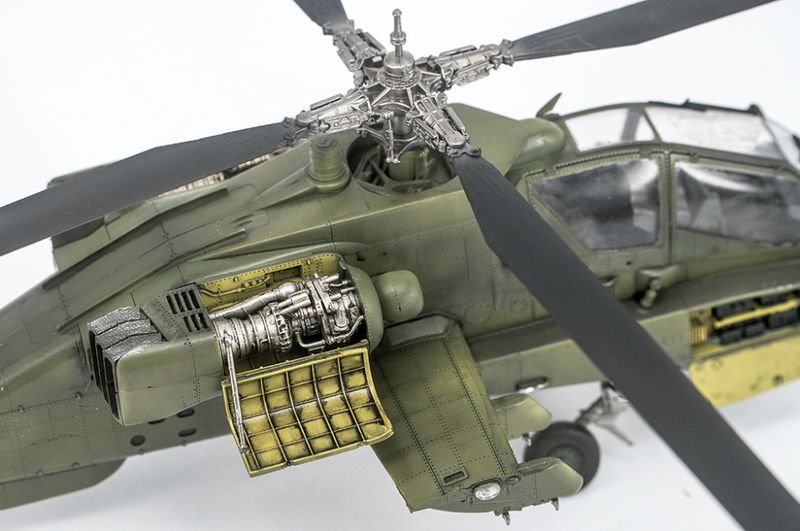 1/48 AH-64A Apache (TRUMPETER)