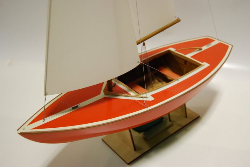 1/12 KILLING '' Sailing Class '' - 44 cm TRÄBYGGSATS